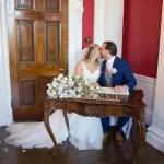 Red room kiss Helen E